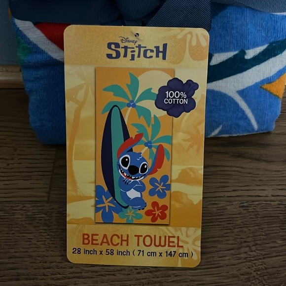 NWT Stitch Beach Towel - Picture 2 of 5